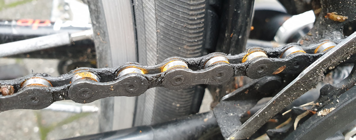 Fahrradkette mit Rostflecken