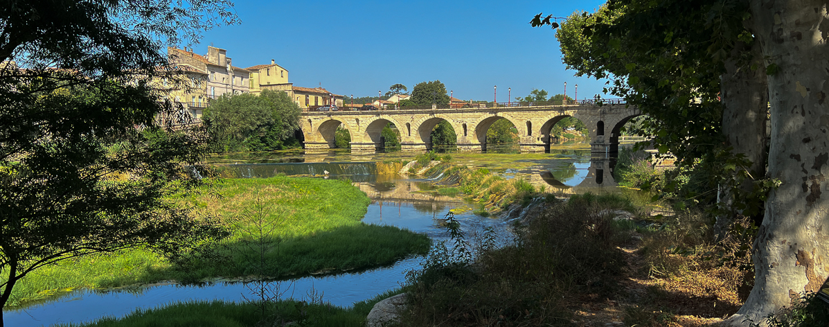 Freikirche der Siebenten Tags Adventisten in Landshut - steinerne Brücke in Südfrankreich