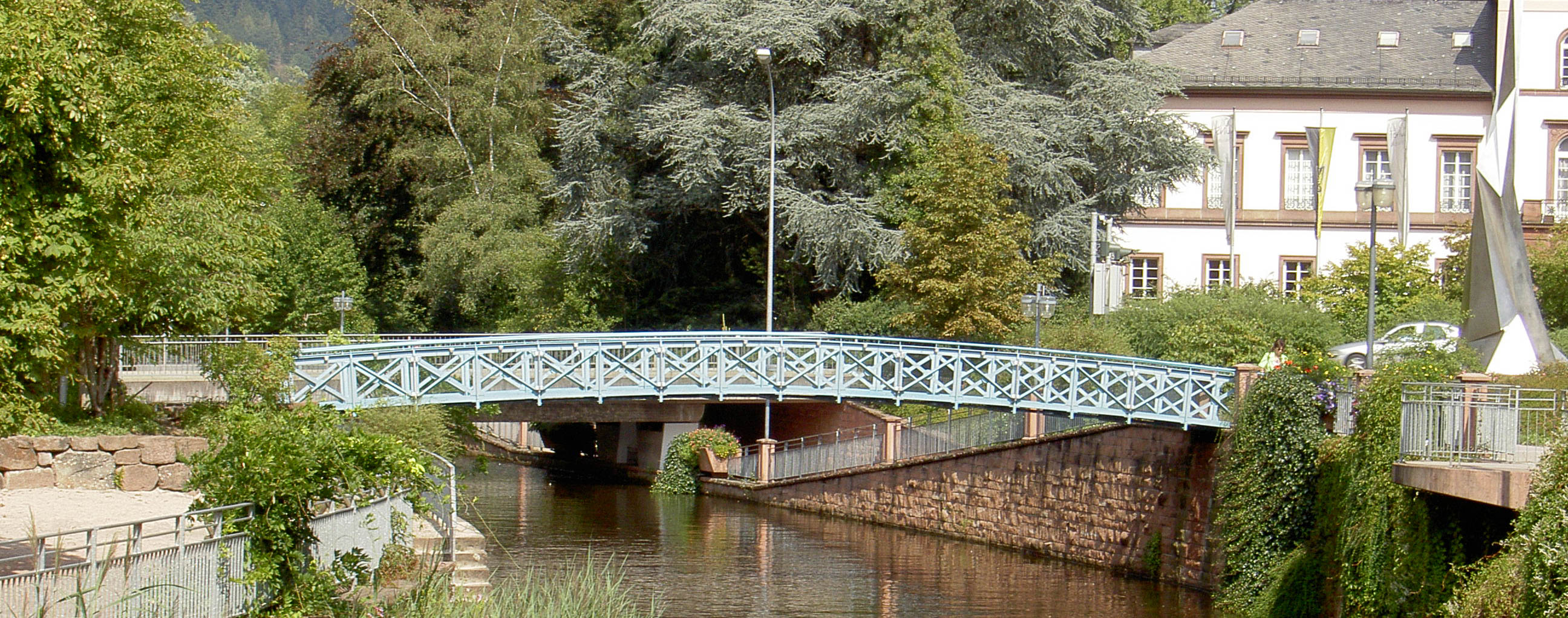 Brücke über einen Fluss