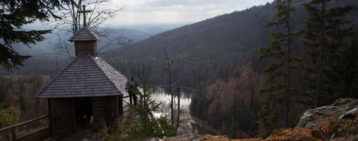 Waldkapelle am See